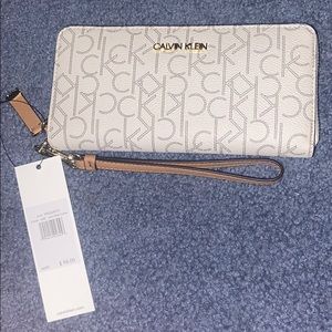 Calvin Klein Monogram Logo Zip Continental Wallet